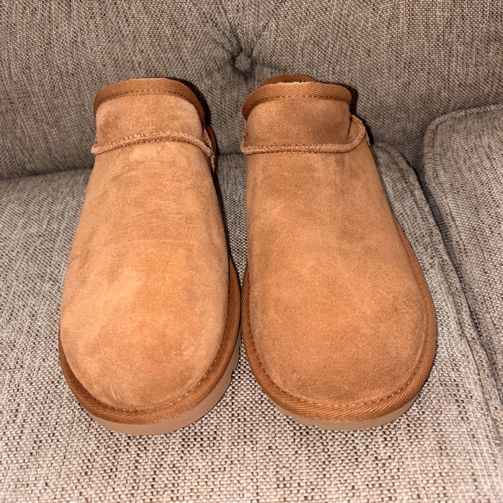 New UGG ultra mini  Classic Slipper Chestnut Size 7 - Picture 2 of 8
